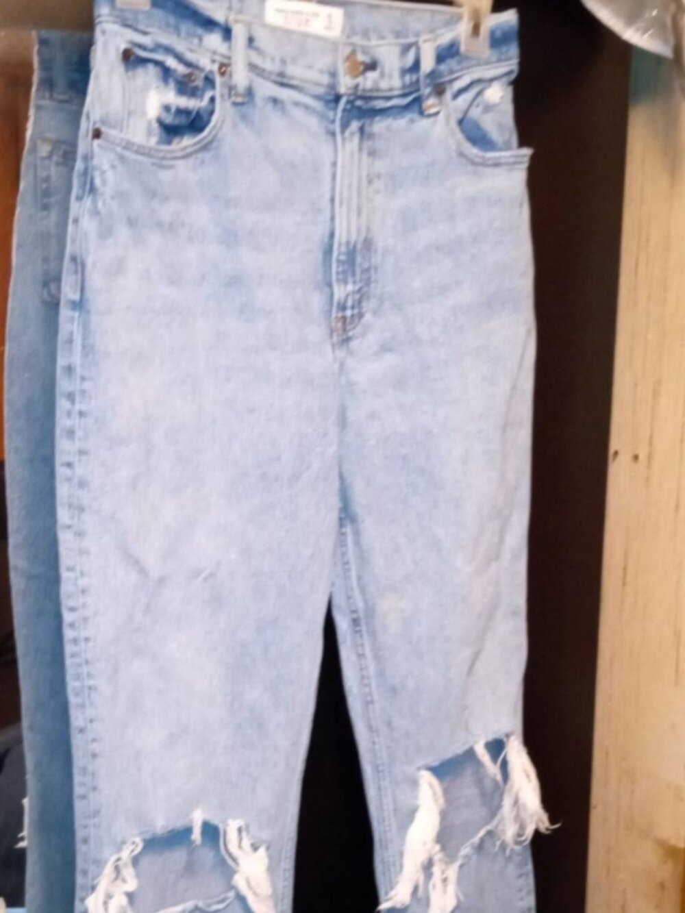 abercrombie & fitch the 90's straight ultra high rise distressed 27/4 curve love